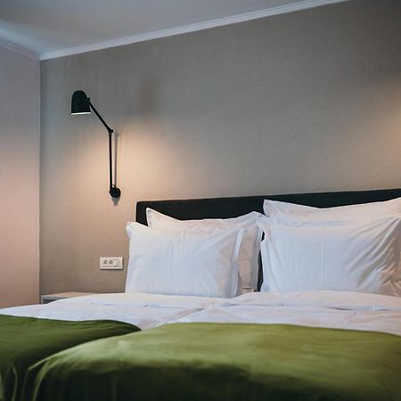 Nest Guesthouse Дробета-Турну-Северин Екстер'єр фото