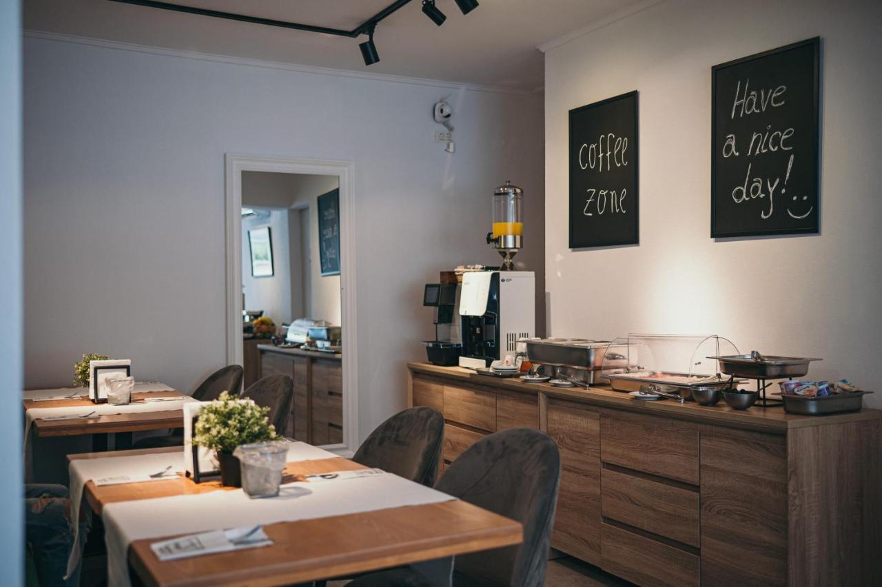 Nest Guesthouse Дробета-Турну-Северин Екстер'єр фото
