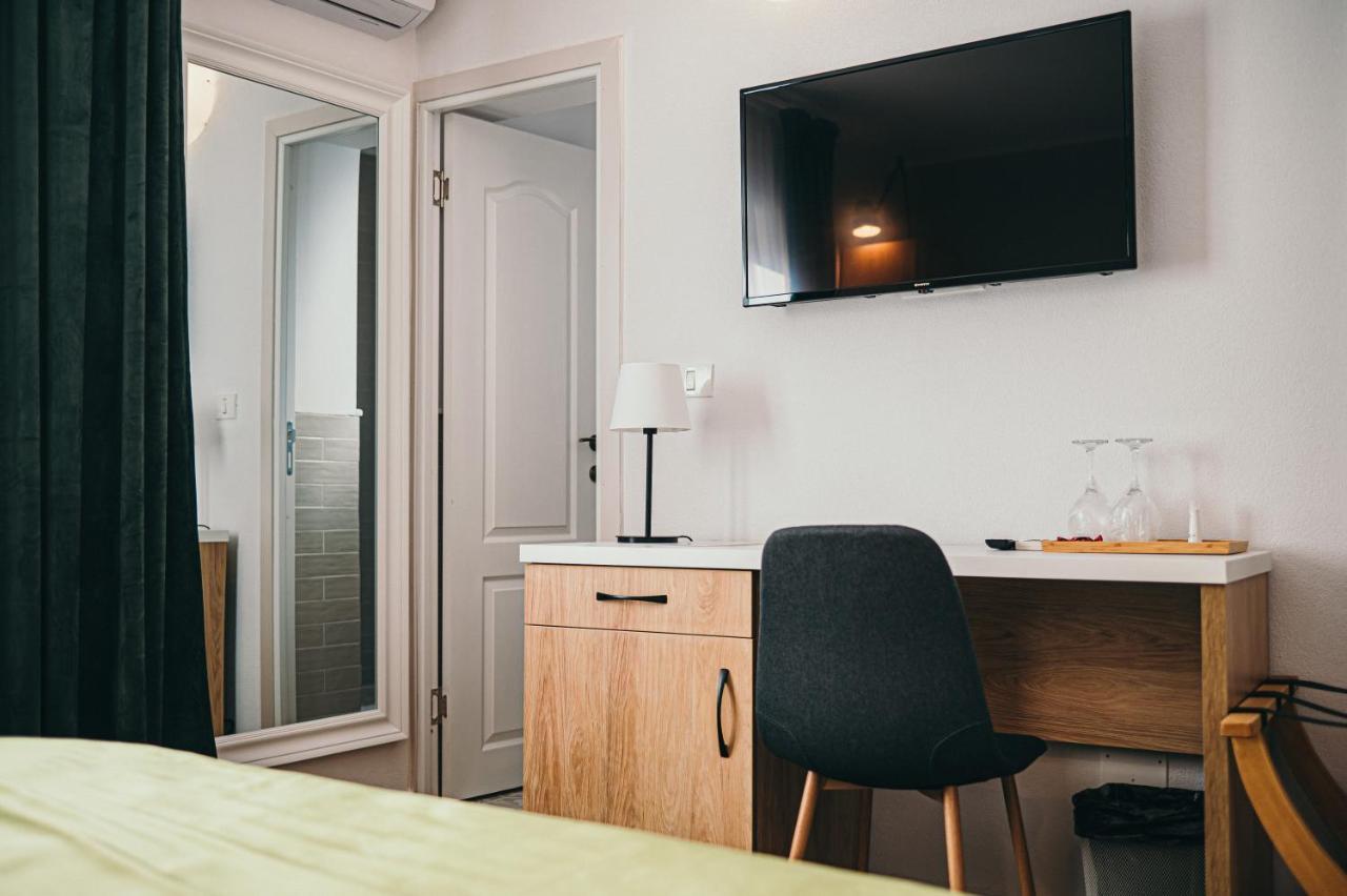 Nest Guesthouse Дробета-Турну-Северин Екстер'єр фото