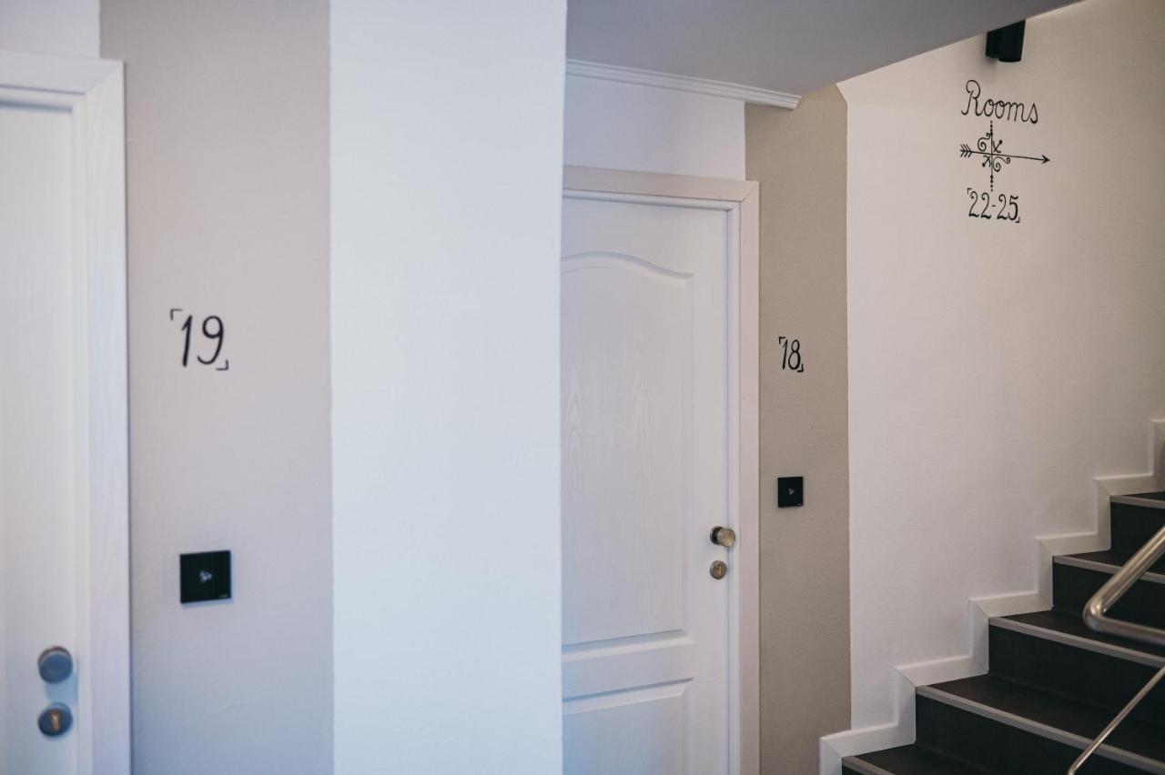 Nest Guesthouse Дробета-Турну-Северин Екстер'єр фото