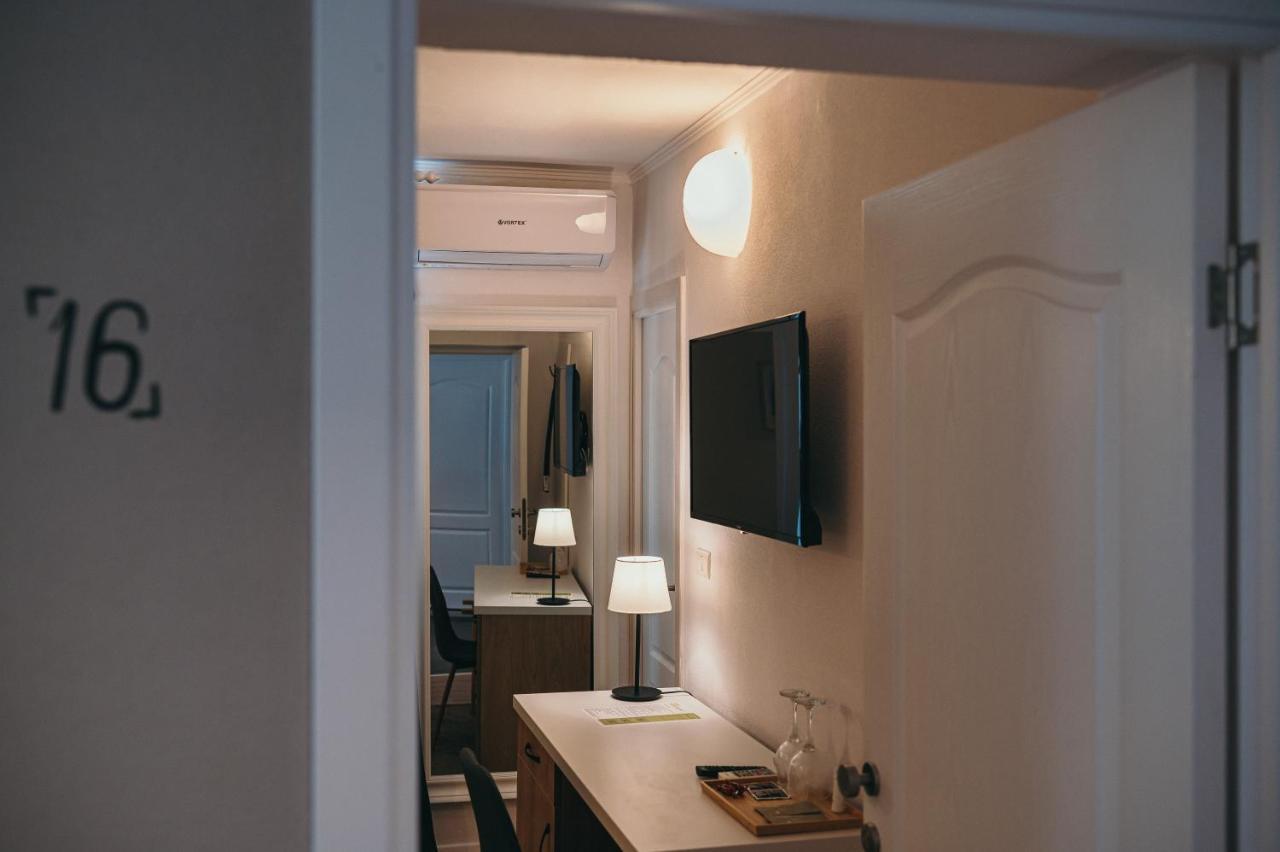 Nest Guesthouse Дробета-Турну-Северин Екстер'єр фото