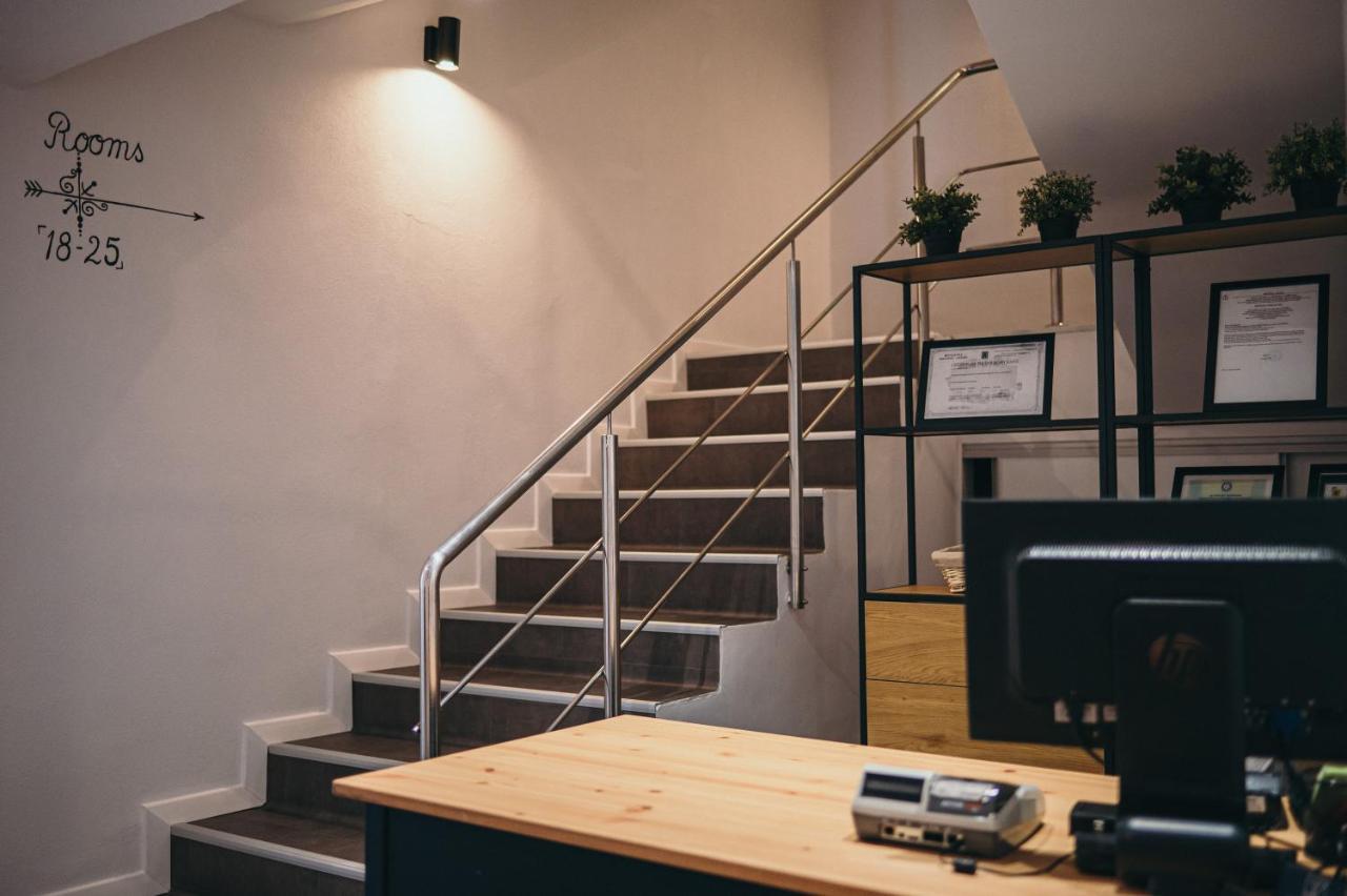 Nest Guesthouse Дробета-Турну-Северин Екстер'єр фото