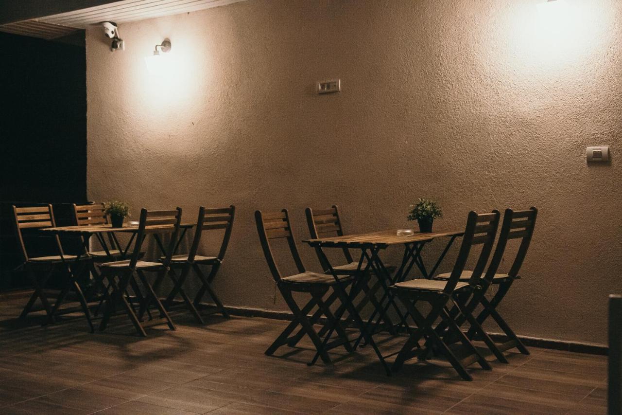 Nest Guesthouse Дробета-Турну-Северин Екстер'єр фото